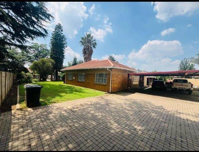 4 BEDROOM HOUSE FOR SALE IN BIRCHLEIGH